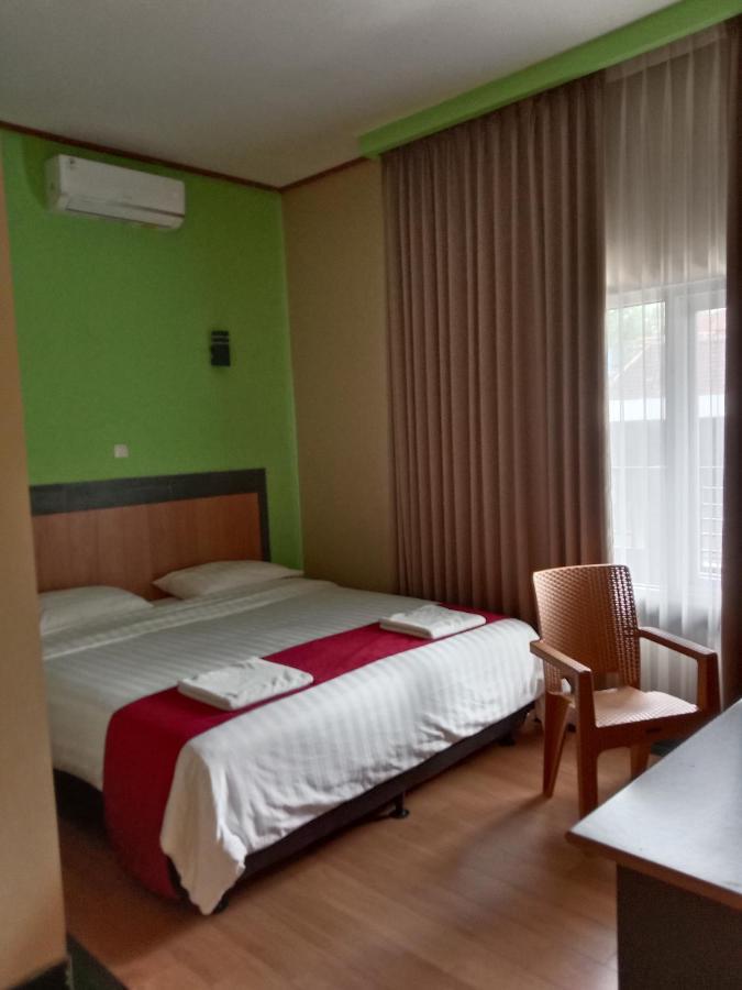 The New Orlinds Guest House Wonosari Екстериор снимка