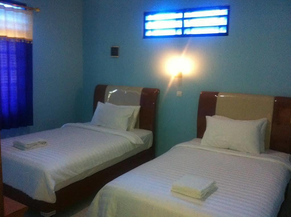 The New Orlinds Guest House Wonosari Екстериор снимка