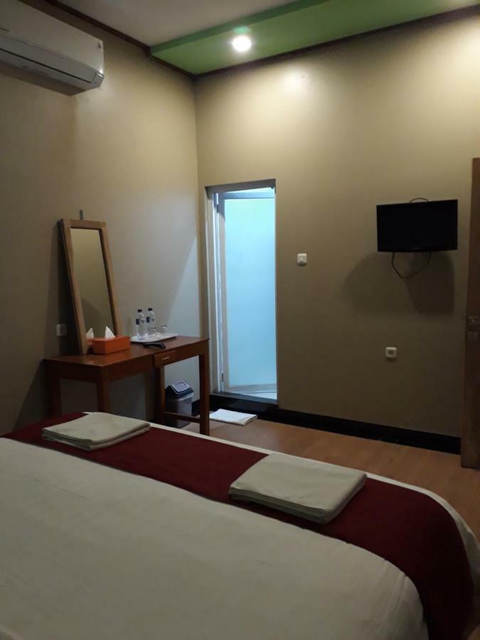 The New Orlinds Guest House Wonosari Екстериор снимка